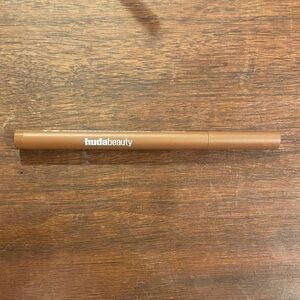 Huda Beauty Lip Contour Lip Stain
